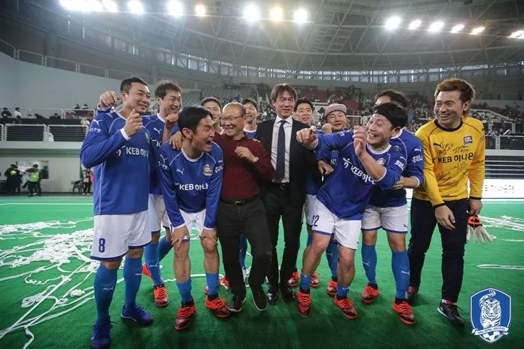  德甲全明星慈善赛筹得百万善款捐款